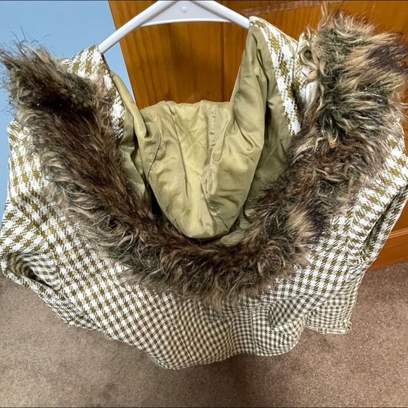 Roxy Snowboarding Coat - Size Medium - Picture 10 of 13